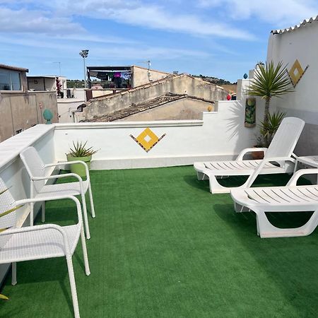Vila Casa La Formica Noto Exteriér fotografie