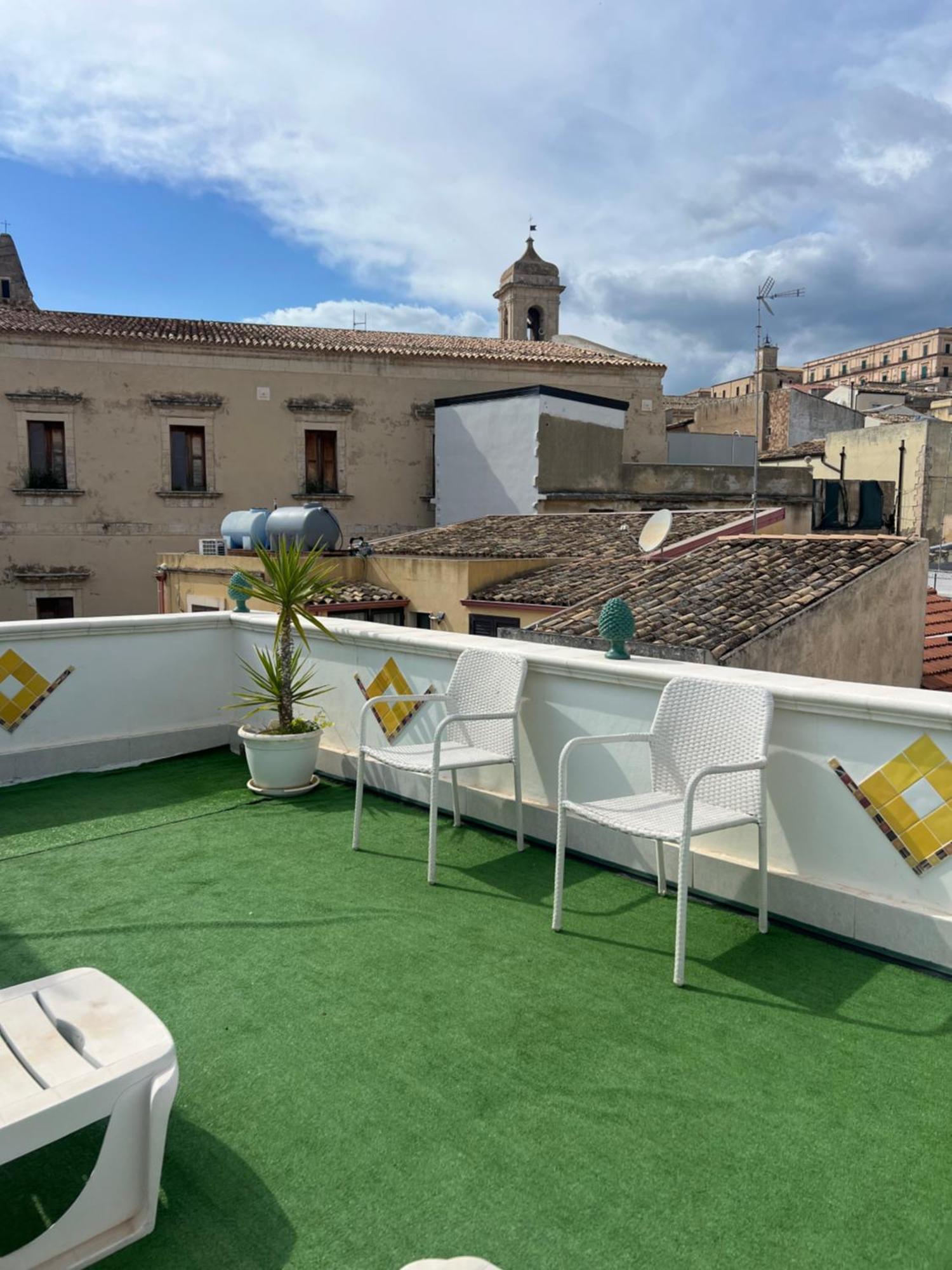 Vila Casa La Formica Noto Exteriér fotografie